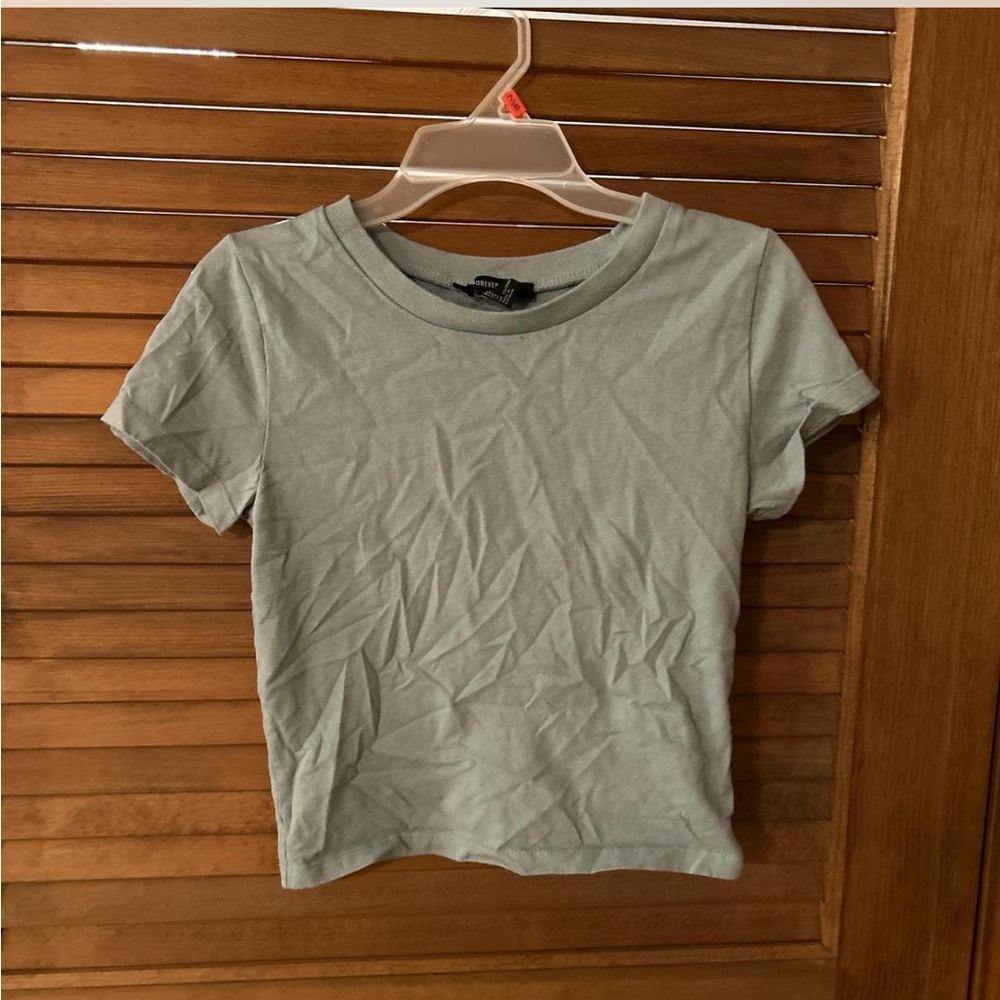 Forever 21 Light Gray/Green Short Sleeve Tee